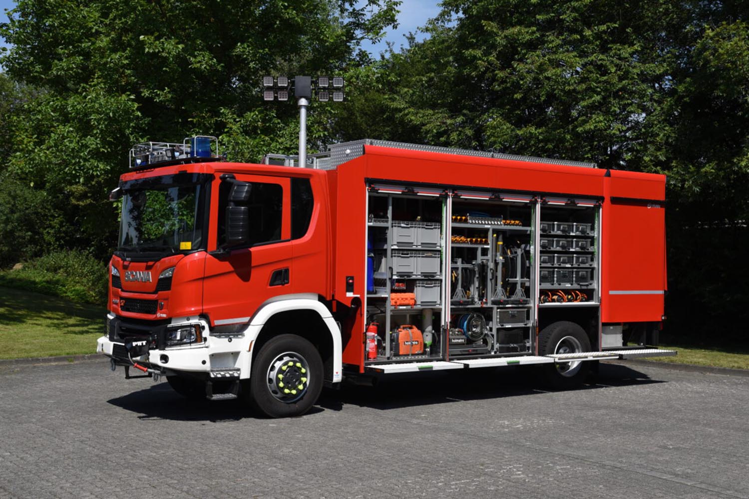 Heavy Rescue Truck with lifting platform